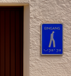 106-barrierefreie-schilder-innovative-loesungen-fuer-eine-inklusive-umgebung_m.jpg