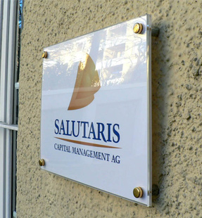 acrylglas-schild-weiss-hintergelegt-mit-individuellem-druck-91092_m.jpg