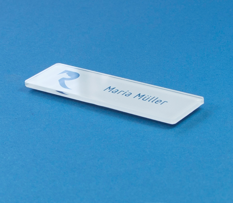 namensschild-acrylglas-mit-magnet-oder-nadel-92070.jpg
