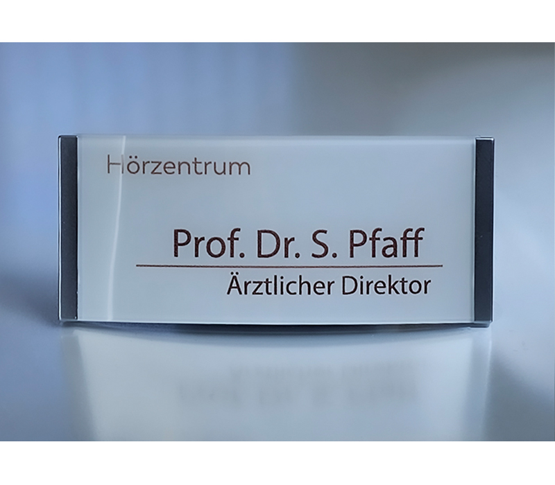 namensschild-mit-alu-huelle-ohne-kreis-92070.jpg