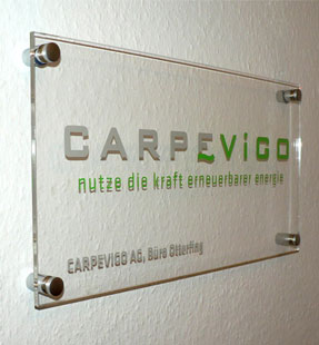 Außenschild Acrylglas mit individueller Beschriftung günstig