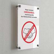 COVID-19: Schilder können helfen, die Ausbreitung zu verlangsamen: schild aus acrylglas hände schütteln vermeiden
