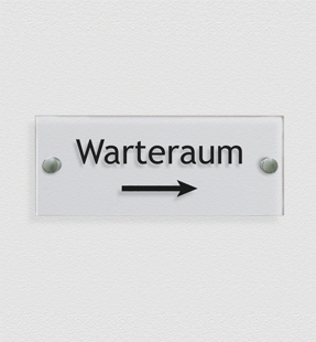 Türschild 'Warteraum' mit Pfeil nach rechts in Digitaldruck